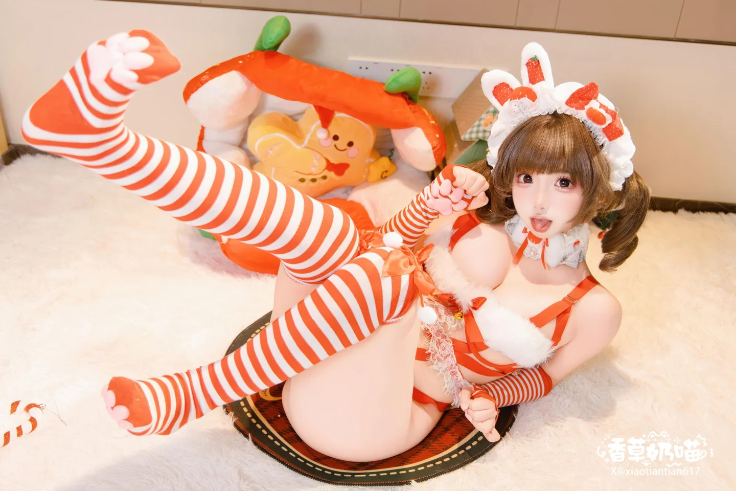 香草奶喵 - No.001 圣诞礼物 [135P,25V-1.04GB] tg@simisebaisi 【丝足阁】021.webp